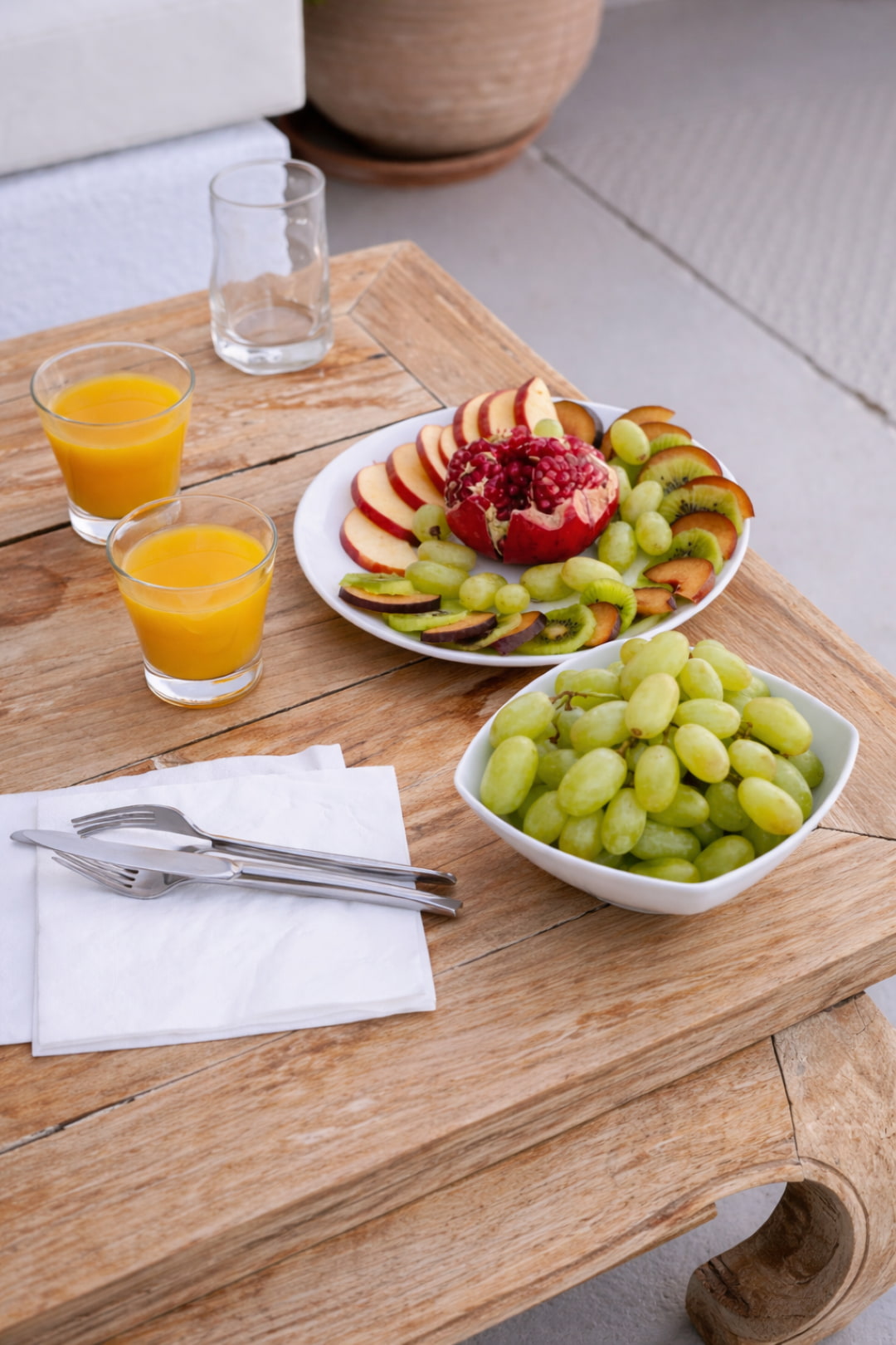Fresh fruit breakfast served in suite at Ikastikies Santorini